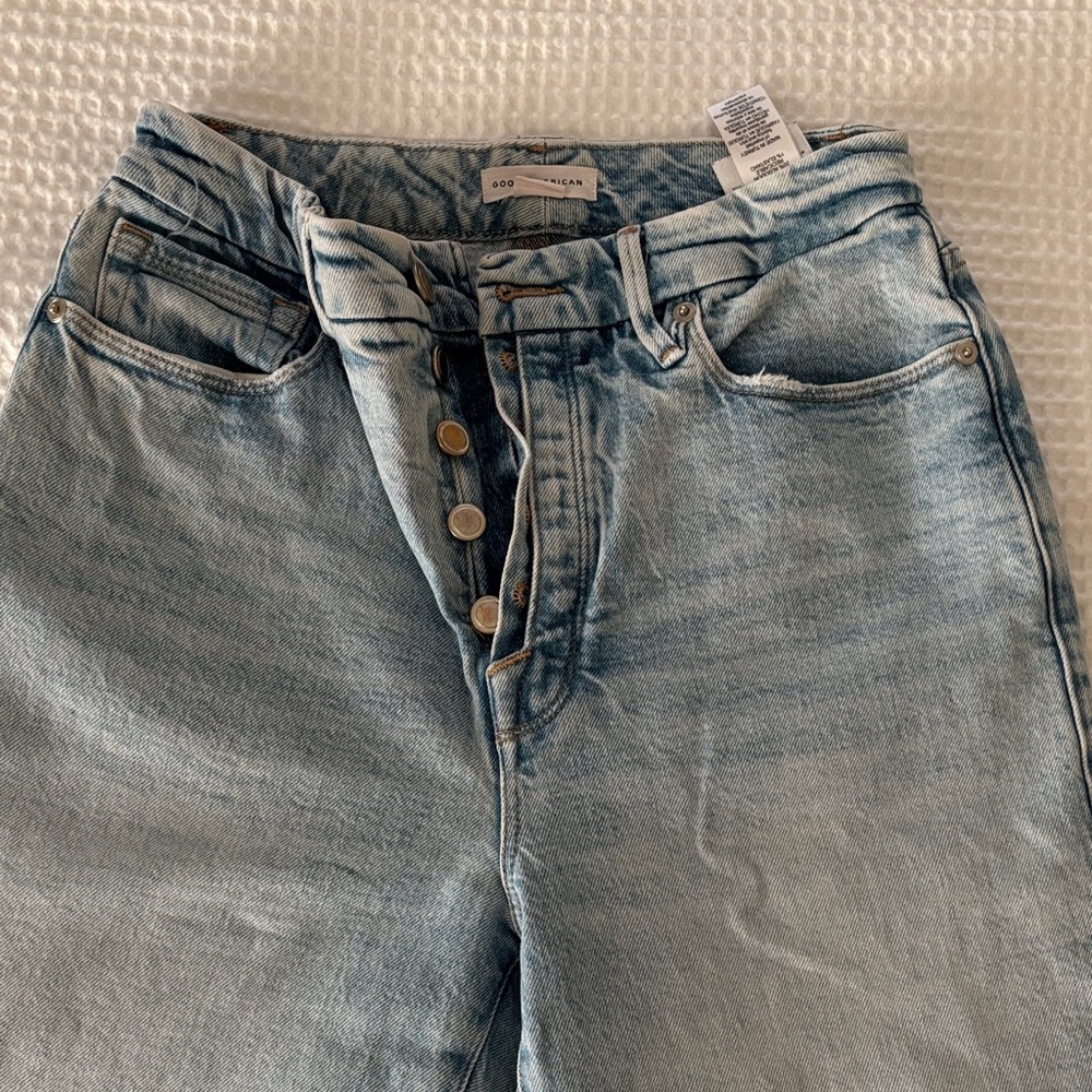 Good American light blue jeans 26 (fits like a long)